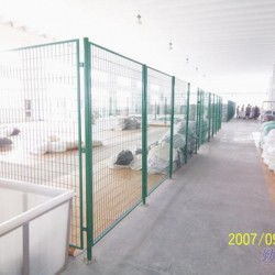 现货框架护栏网与双边护栏网 产品解析与市场指南