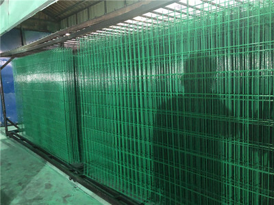 铁艺护栏网 安全与美观兼具的围栏设施